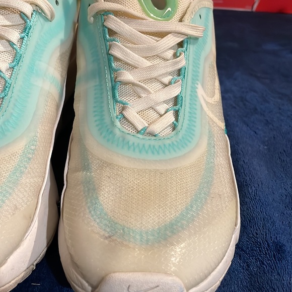 Nike Women's Air Max 2090 Sail/Aurora-Summit White-Black - Picture 4 of 13